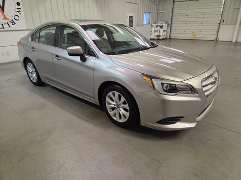 Used 2017 Subaru Legacy 2.5i Premium w/ Moonroof Package AWD/4WD image 10