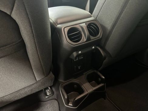 Used 2025 Jeep Wrangler Unlimited Sahara AWD/4WD image 44