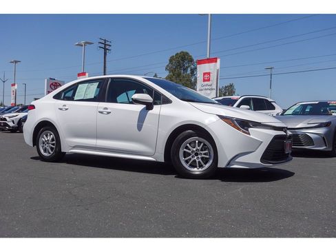 Used 2025 Toyota Corolla LE FWD image 5