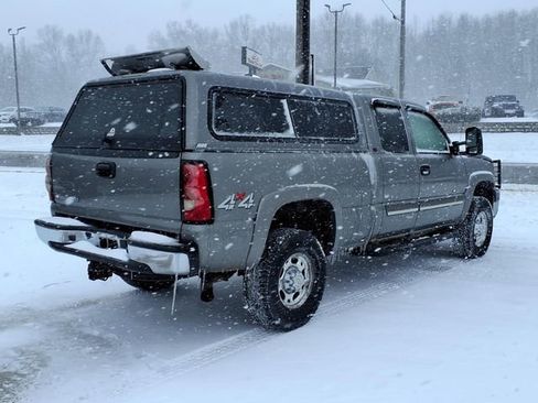 Used 2006 Chevrolet Silverado 2500 LT w/ Skid Plate Package image 9