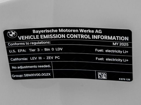 Certified 2025 BMW i7 xDrive60 w/ Executive Package AWD/4WD image 42