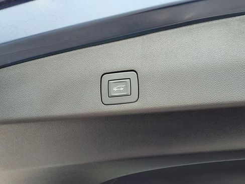 Used 2023 Buick Encore GX Essence w/ Experience Buick Package image 11