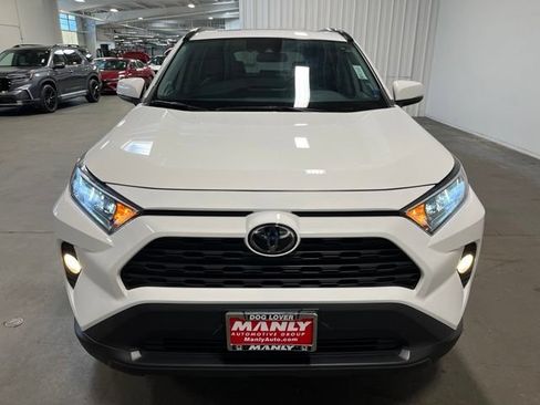 Used 2019 Toyota RAV4 XLE Premium w/ Cold Weather Package FWD image 8