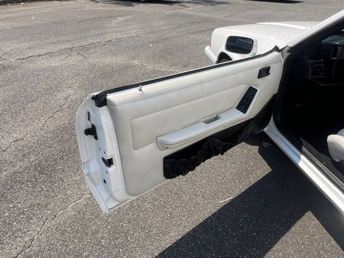 Used 1993 Ford Mustang LX RWD image 36