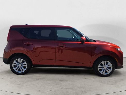 Used 2022 Kia Soul LX image 6