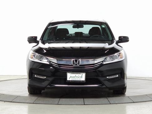 Used 2016 Honda Accord EX image 2