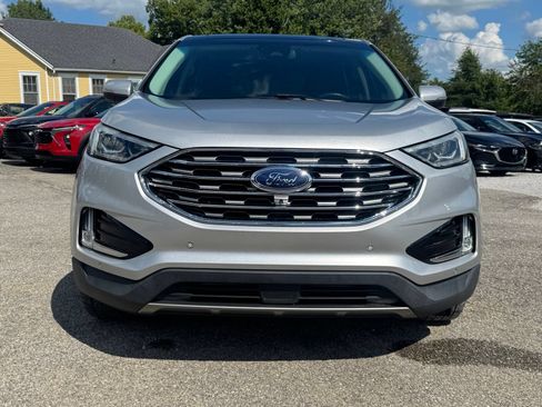 Used 2019 Ford Edge Titanium w/ Equipment Group 301A FWD image 9