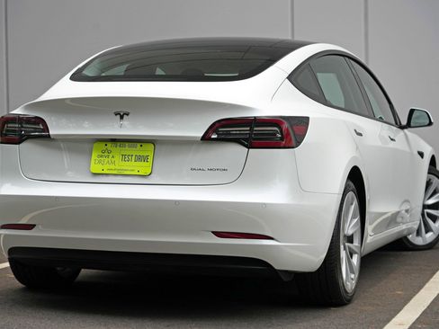 Used 2022 Tesla Model 3 Long Range AWD/4WD image 5
