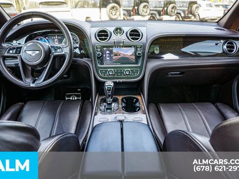 Used 2019 Bentley Bentayga image 27