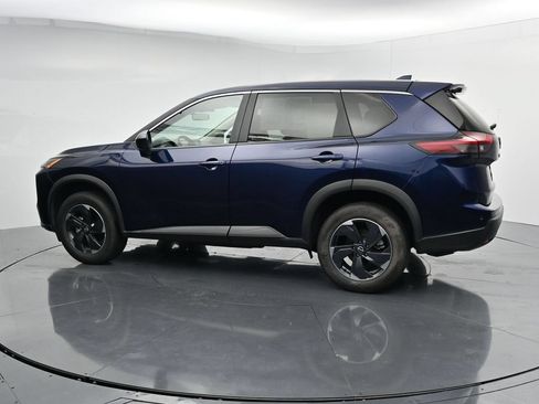 Used 2024 Nissan Rogue SV AWD/4WD image 5