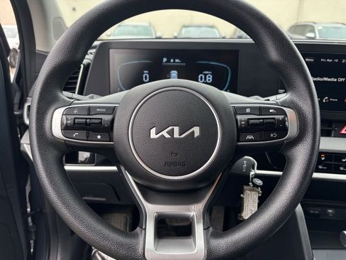 Used 2025 Kia Sportage LX FWD image 28