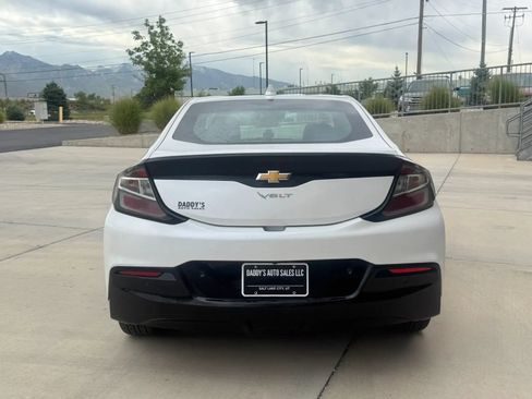 Used 2017 Chevrolet Volt Premier w/ Driver Confidence II Package FWD image 4