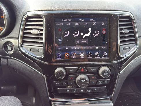 Used 2020 Jeep Grand Cherokee Limited AWD/4WD image 17