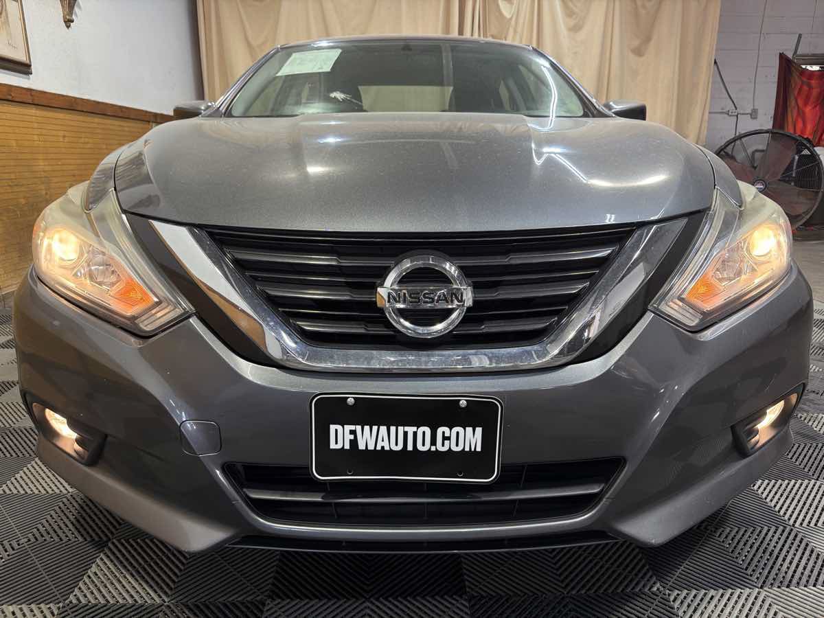 Used 2017 Nissan Altima 2.5 SV FWD image 3