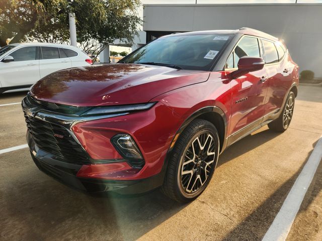 Used 2024 Chevrolet Blazer RS w/ Enhanced Convenience Package FWD image 3