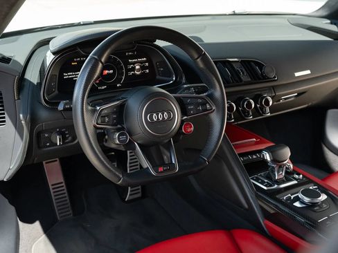 Used 2018 Audi R8 V10 RWD image 27
