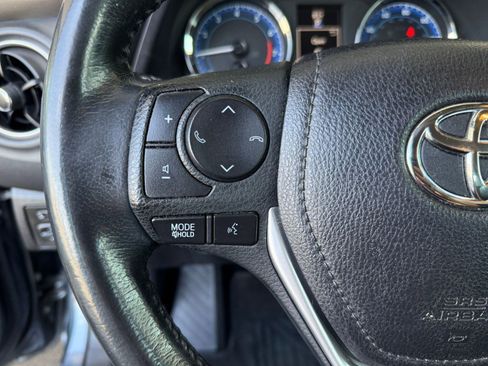 Used 2019 Toyota Corolla SE image 18