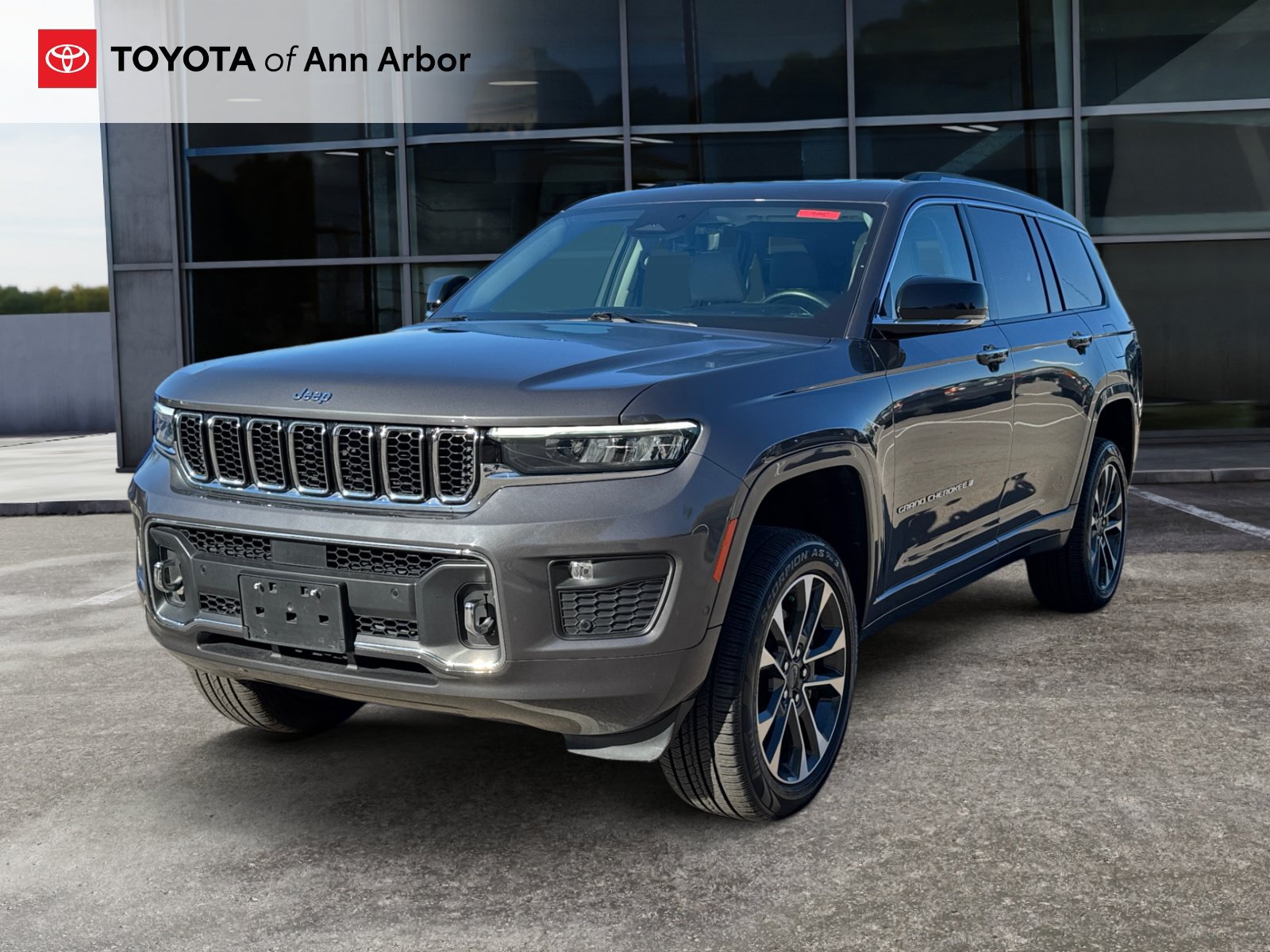 Used 2022 Jeep Grand Cherokee L Overland w/ Luxury Tech Group IV AWD/4WD image 9