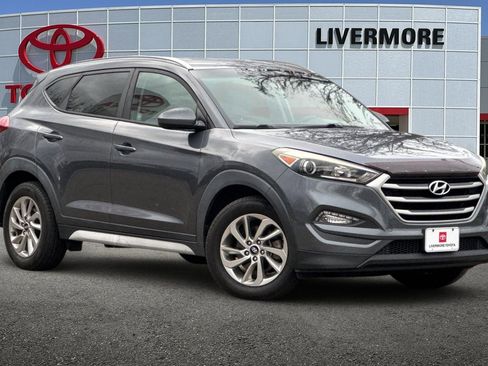 Used 2017 Hyundai Tucson SE image 2