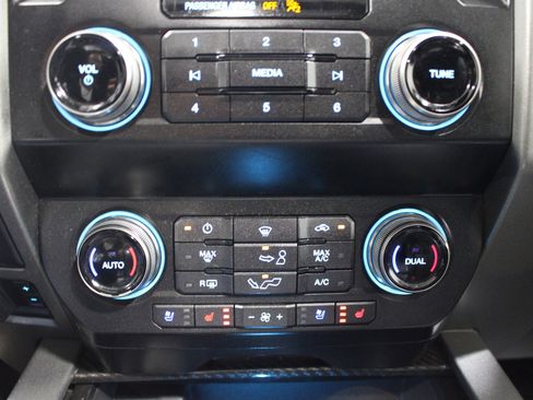 Used 2019 Ford F150 Raptor w/ Equipment Group 802A Luxury AWD/4WD image 16