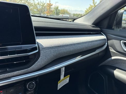 New 2025 Jeep Compass Latitude w/ Convenience Group image 22