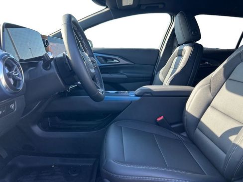 New 2026 Chevrolet Equinox EV LT w/ LPO, Blackout Package FWD image 10