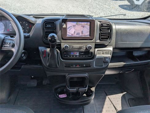 Used 2025 RAM ProMaster 2500 w/ Convenience Group image 14