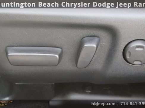 Used 2016 Toyota Avalon XLE Premium image 33