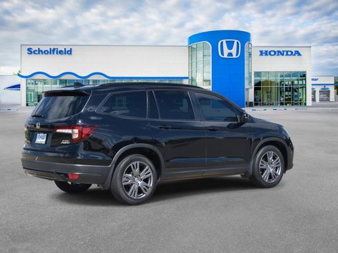 Used 2022 Honda Pilot Sport image 3