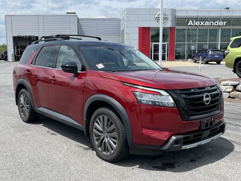 Used 2023 Nissan Pathfinder SL w/ SL Premium Package AWD/4WD image 1