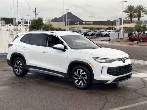 New 2026 Volkswagen Tiguan S image 2