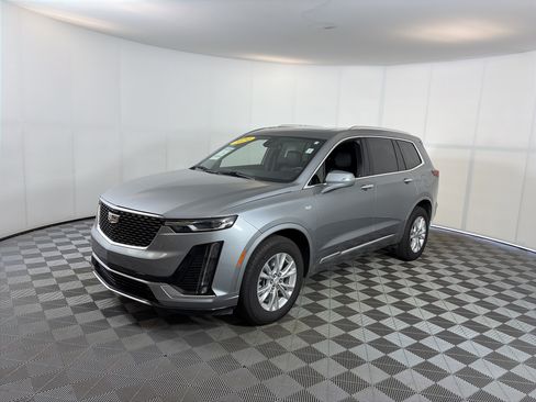 Certified 2024 Cadillac XT6 Luxury AWD/4WD image 2