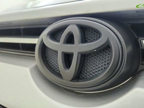 Used 2022 Toyota 4Runner SR5 AWD/4WD image 16
