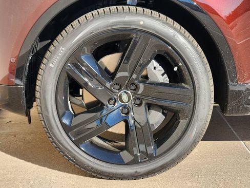 Used 2026 Land Rover Discovery Limited Edition AWD/4WD image 7