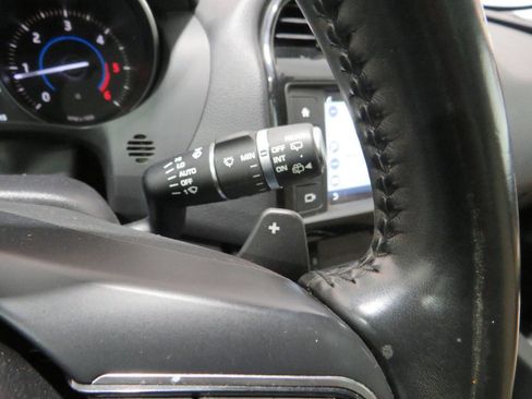 Used 2017 Jaguar F-PACE Premium image 18