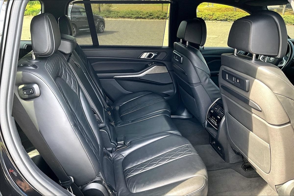 Used 2019 BMW X7 xDrive50i w/ M Sport Package AWD/4WD image 12