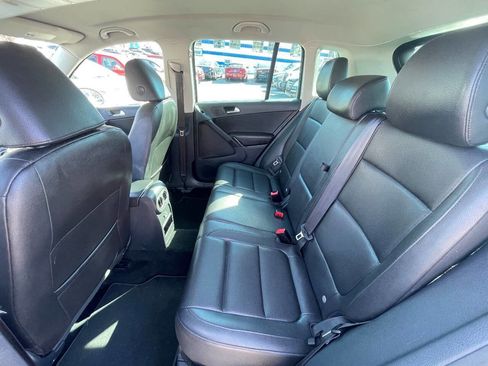Used 2013 Volkswagen Tiguan SE image 24