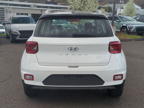 New 2026 Hyundai Venue SEL FWD image 4