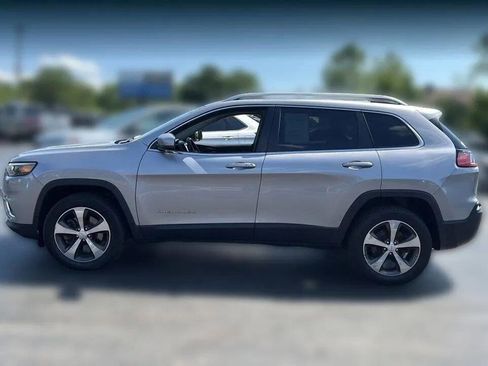 Used 2019 Jeep Cherokee Limited image 4
