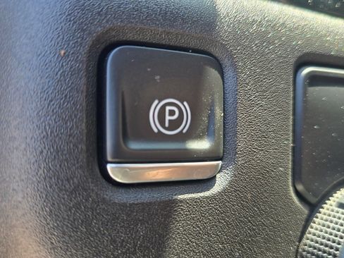 Used 2024 Chevrolet Silverado 1500 LT RWD image 19