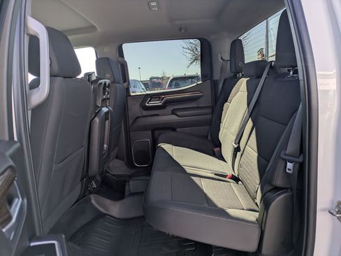 Used 2023 GMC Sierra 1500 SLE image 31