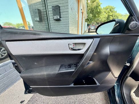 Used 2018 Toyota Corolla LE FWD image 27