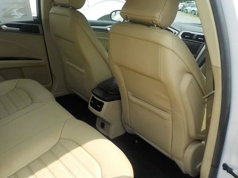 Used 2016 Ford Fusion SE w/ Equipment Group 202A FWD image 27