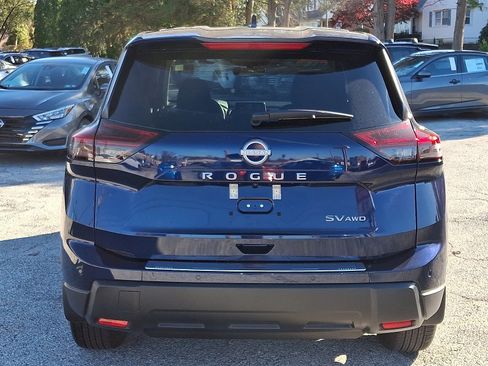 Used 2024 Nissan Rogue SV image 5