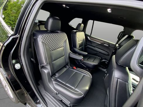 Used 2025 GMC Acadia Denali FWD image 19