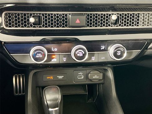 Used 2022 Honda Civic Sport image 16