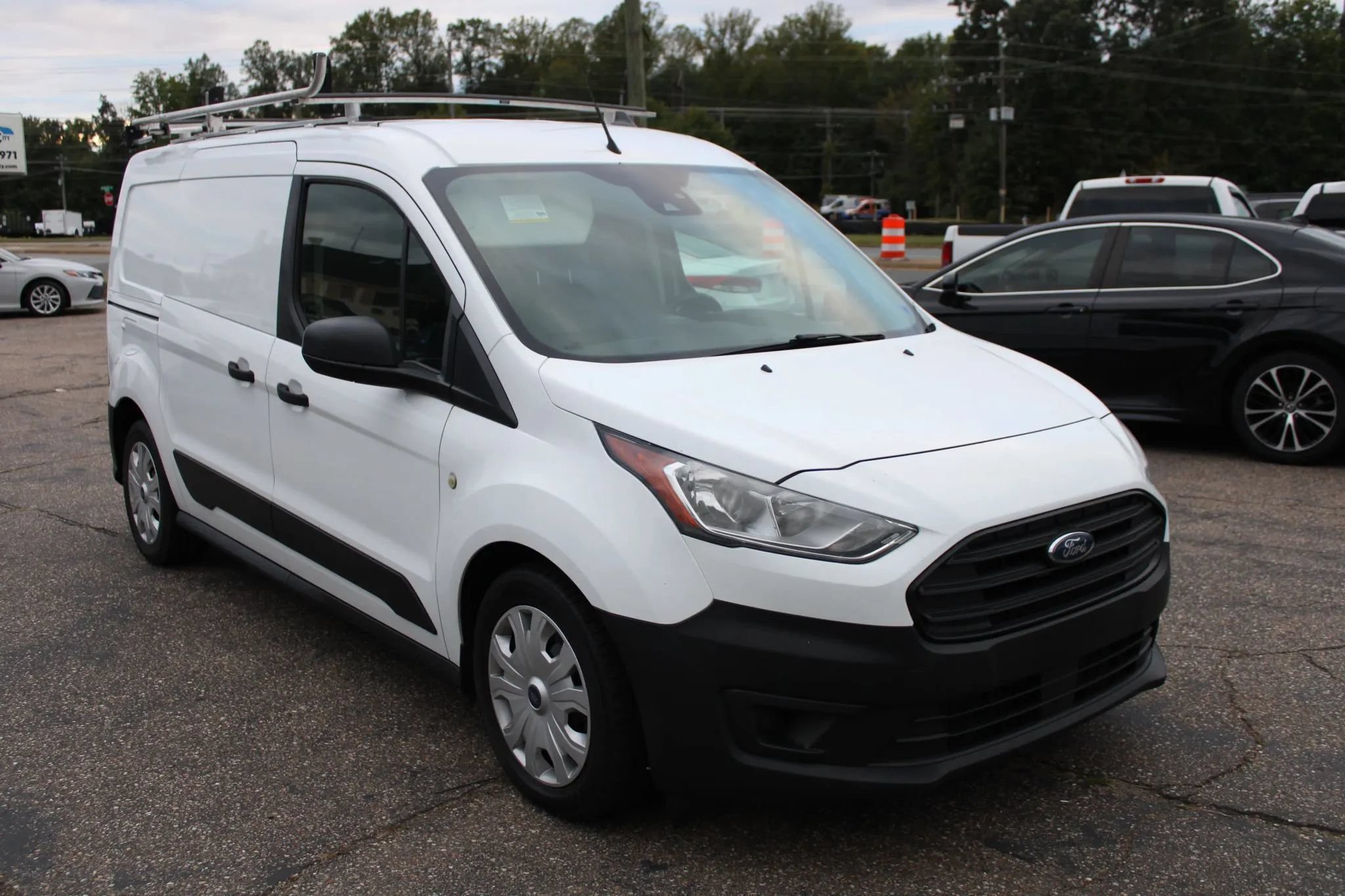 Used 2019 Ford Transit Connect XL FWD image 3