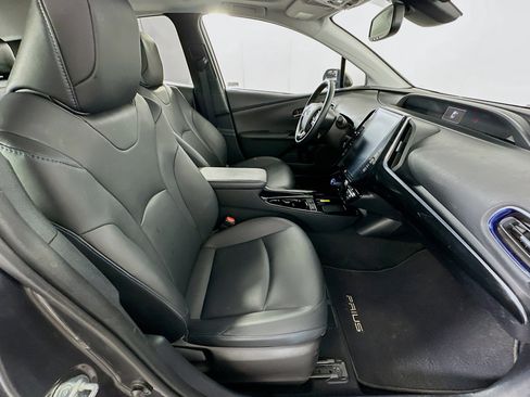 Used 2022 Toyota Prius Limited w/ Premium Convenience Package image 31