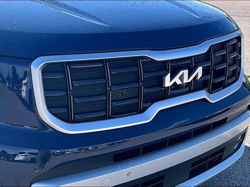 Used 2025 Kia Telluride SX w/ SX Captain's Chair Package AWD/4WD image 29