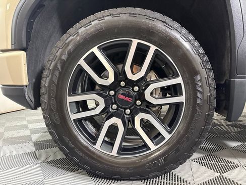 Used 2023 GMC Sierra 1500 AT4 w/ Technology Package AWD/4WD image 8